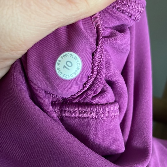 Like new lululemon cropped align tank top! - Picture 4 of 4
